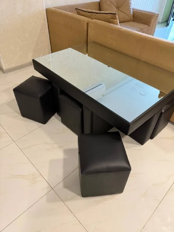 Столик с зеркалом и 6 пуфиками 1