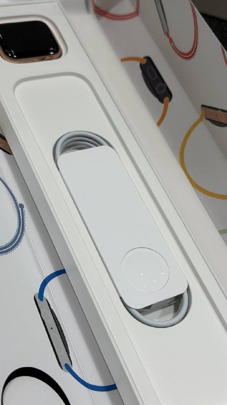 Apple Watch Series SE 40mm Gold Alu Starlight Sp Band GPS 6