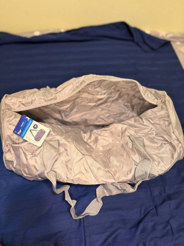 Лампа, карты, 3D-маска, кепка, очки, рюкзаки, сумки, джинсы, бюстье, футболка, брюки, кроссовки 5