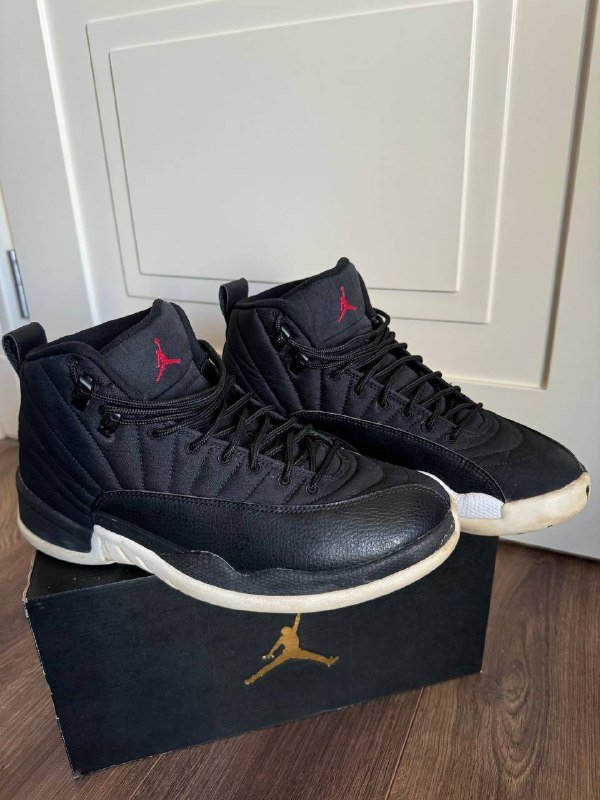 Adidas yeezy, Nike Air Force, Nike Air Force ultra force, Nike Jordan 4