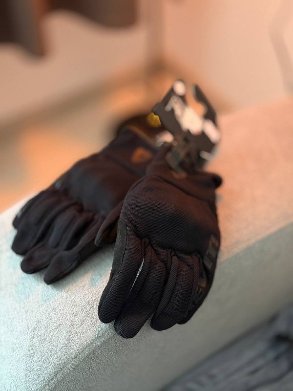 Перчатки, сумки, защита локтей и спины мото 8