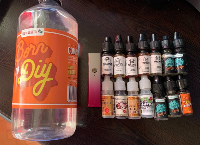 Глицерин, ароматизаторы, никотиновый бустер, подик Vaporesso