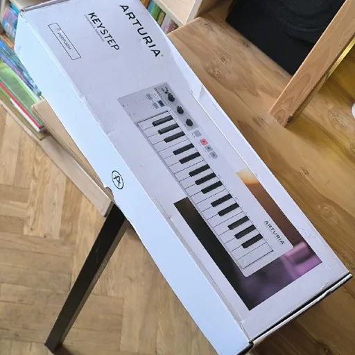 Миди-клавиатура Arturia KeyStep