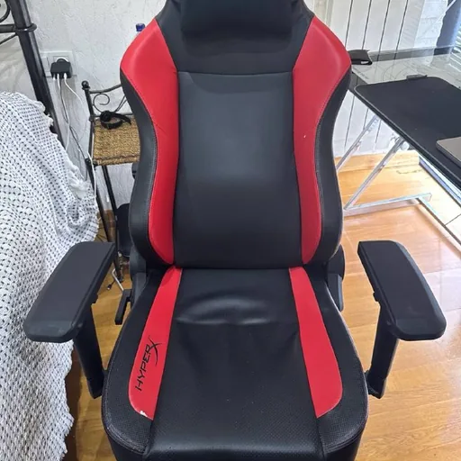 Геймерское кресло HyperX Ruby Black/Red