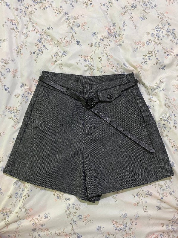 Кружевной топ, мини-юбка, шорты, бейсболка, вечернее платье, платье в линейку, свитер, свитшот 4