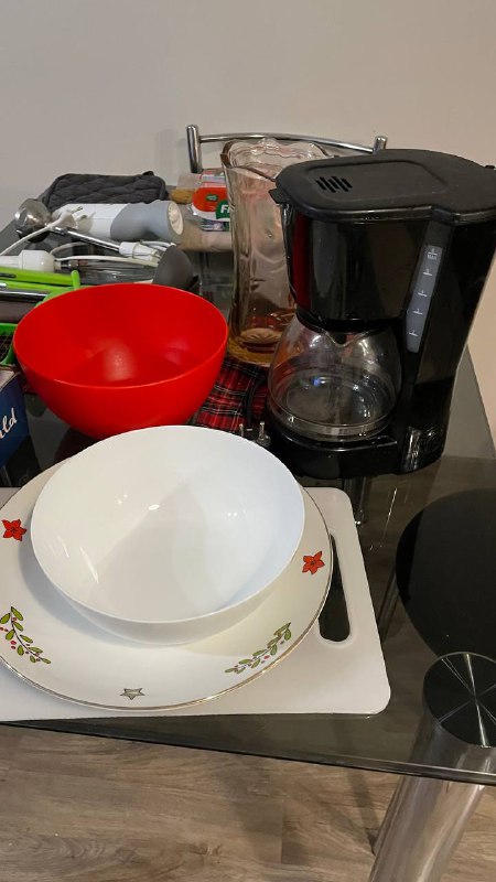 Кофеварка, блендер, формы для выпекания, кухонные принадлежности 2