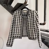 Одежда женская, платья, свитера, кофта, сумка, шляпа 10