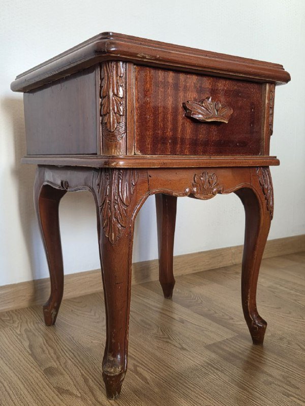 Деревянная тумба