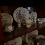 Фарфоровый сервиз, тарелки, блюда, супница, соусник 2