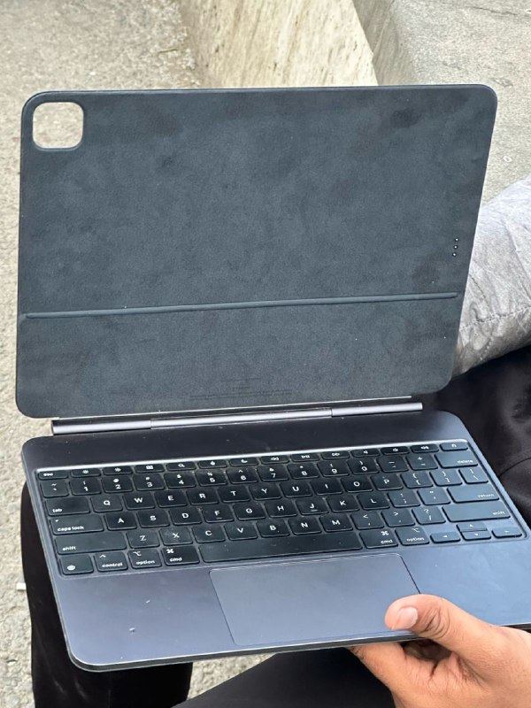 Ipad 14 pro 13 inch, Magic keyboard, 256 gb 7