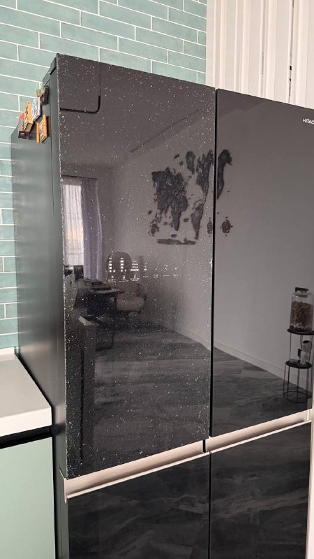 Холодильник с дефектом дверцы 3