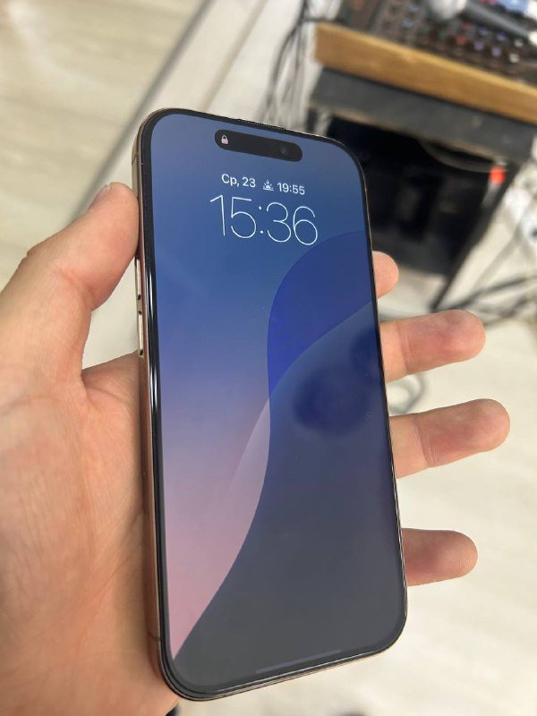 iPhone 16 Pro 256 ГБ Золотой Титан 4