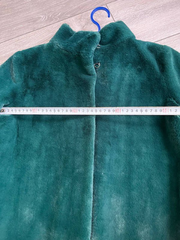Женская зеленая шуба 5
