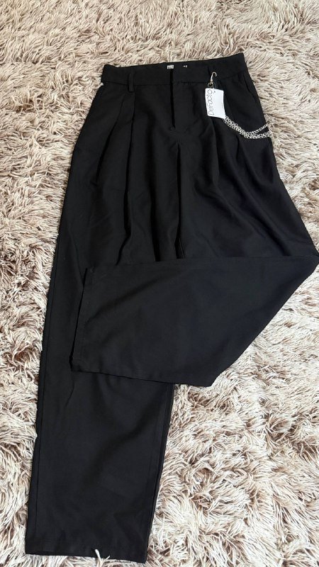 Брюки с цепочкой, Джинсы Terranova, Платье с осенним принтом, Джинсы сафари, Платье с открытой спиной, Худи белое, Пижама