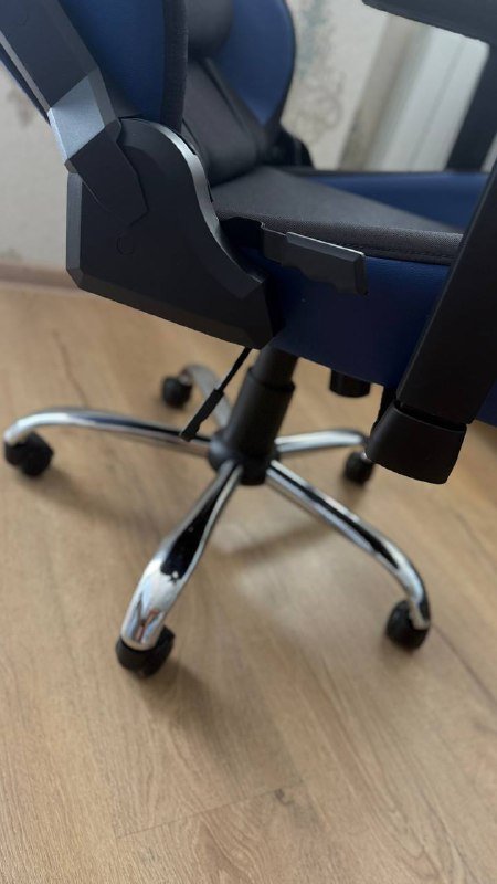 Удобный стул, металлический компьютерный стол 4