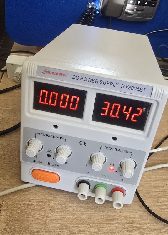 Блок питания с активным охлаждением, до 30 вольт и 5 ампер