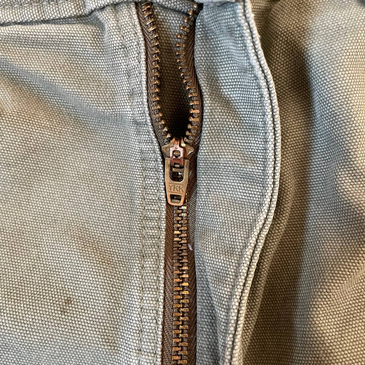 Carhartt green cargo shorts 5