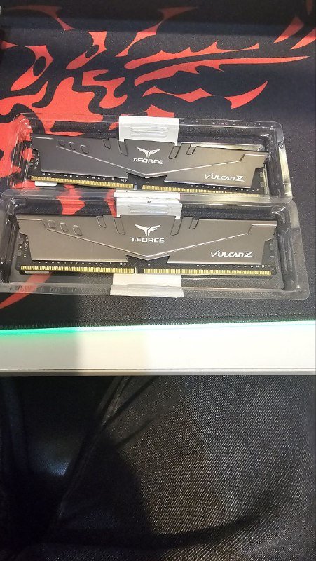 2 планки оперативки DDR4 3000 МГц