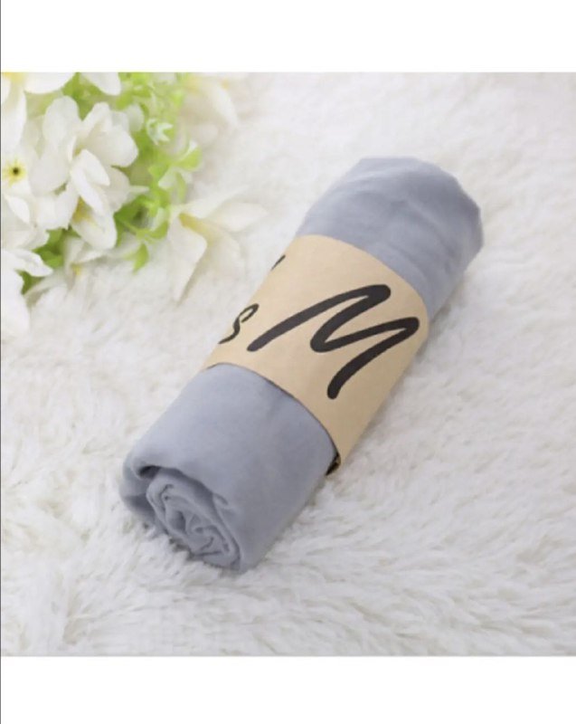 Шарфы разных цветов с принтом 2