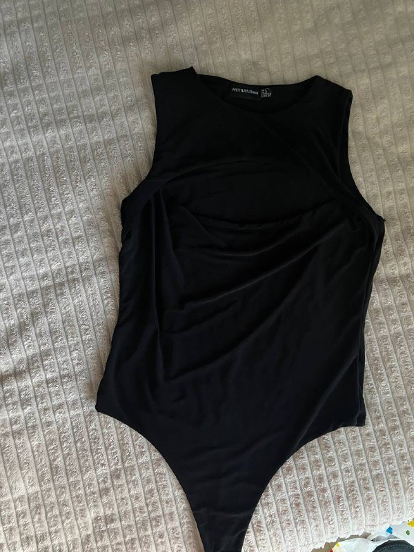 Боди prettylittlething, кроссовки Nike dunk 45р 6