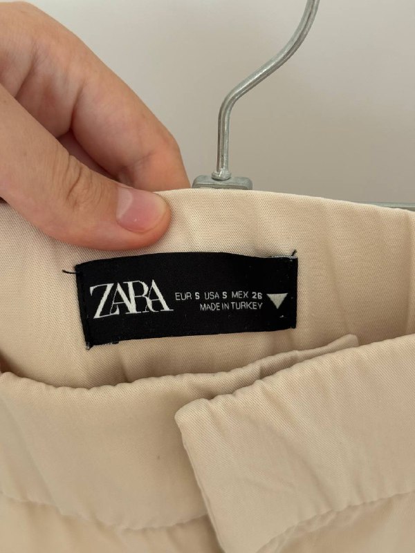 Брюки Zara, юбка Mango, блузка зеленая, топ белый 3