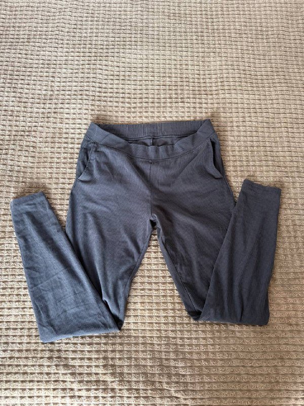 Лосины Uniqlo, Юбка H&M полиэстер с шерстью, Джинсы Medicine, Юбка джинсовая Vero Moda, Лосины Decathlon, Штаны