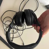Монитор LG UltraGear, клавиатура HyperX, наушники Razer Kraken 3