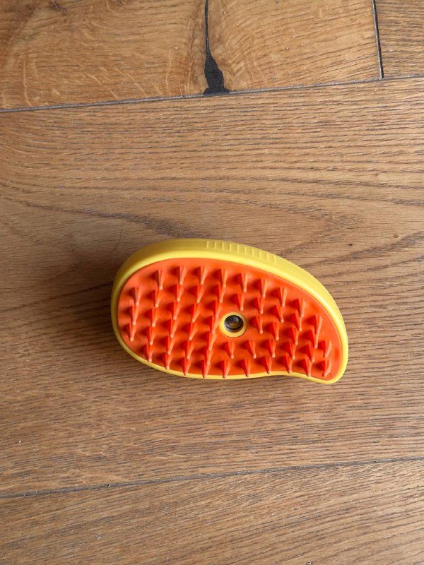 Лоток, чесалка-арка и расческа для кота 2