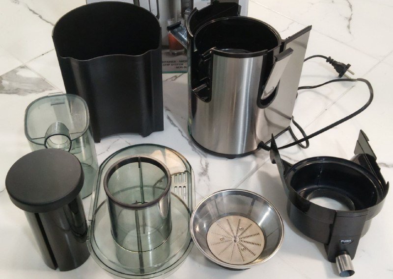 Соковыжималка Gorenje JC900E 900 Вт 2