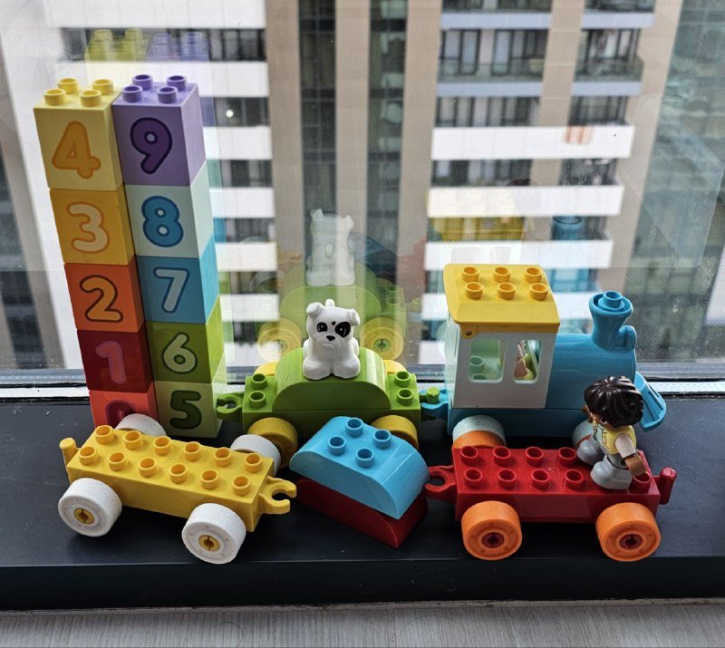 Детские развивающие игрушки, поезд, кубики, фигурки