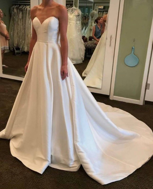 Свадебное атласное платье с подкладкой