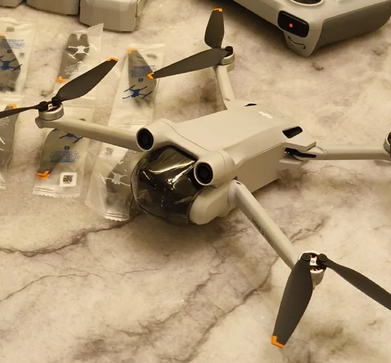 Квадрокоптер DJI Mini 3 Pro RC 1