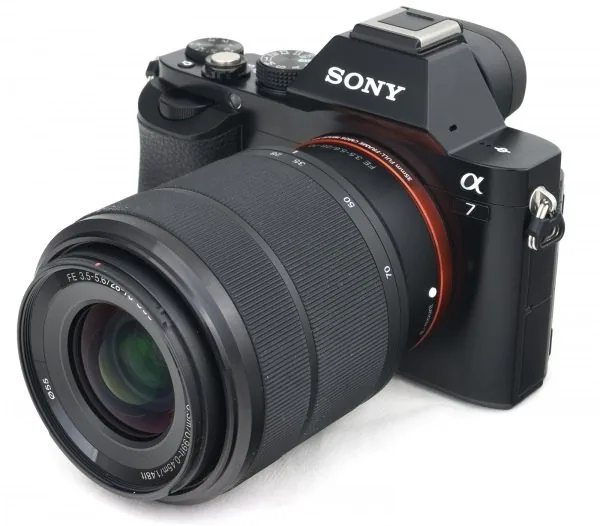Фотоаппарат Sony ILCE-7, объектив Sony E PZ 16-50mm 1