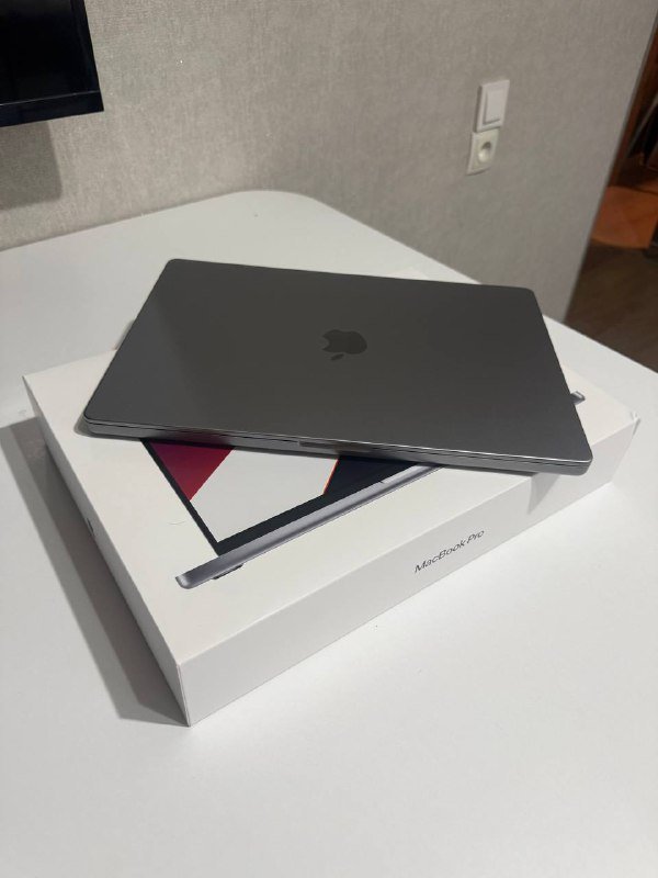 MacBook Pro 16 дюймов Apple M1 Pro 16 GB 512 GB 4