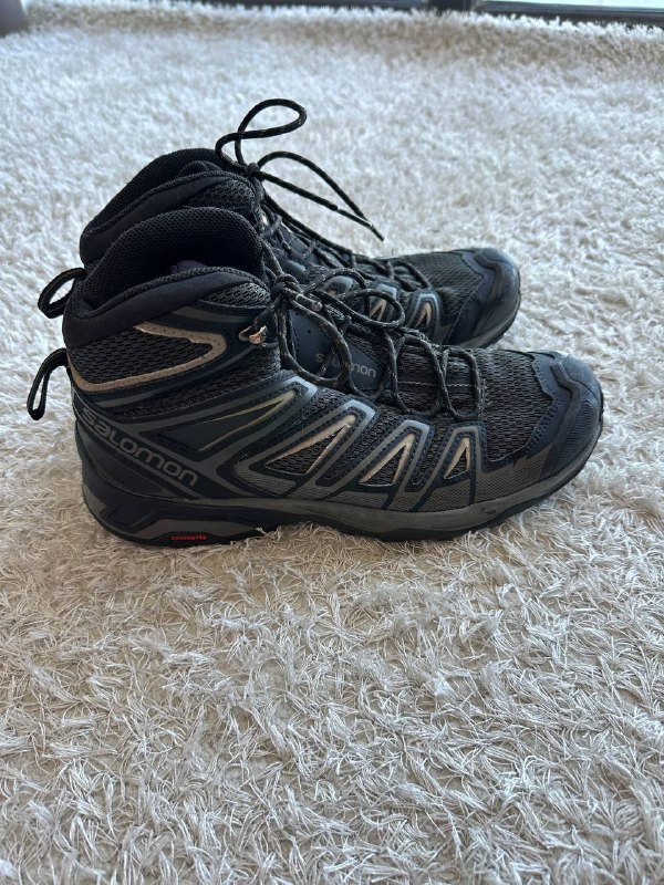 Фланелевая рубашка Carhartt, кроссовки Salomon, флисовая куртка The North Face 5