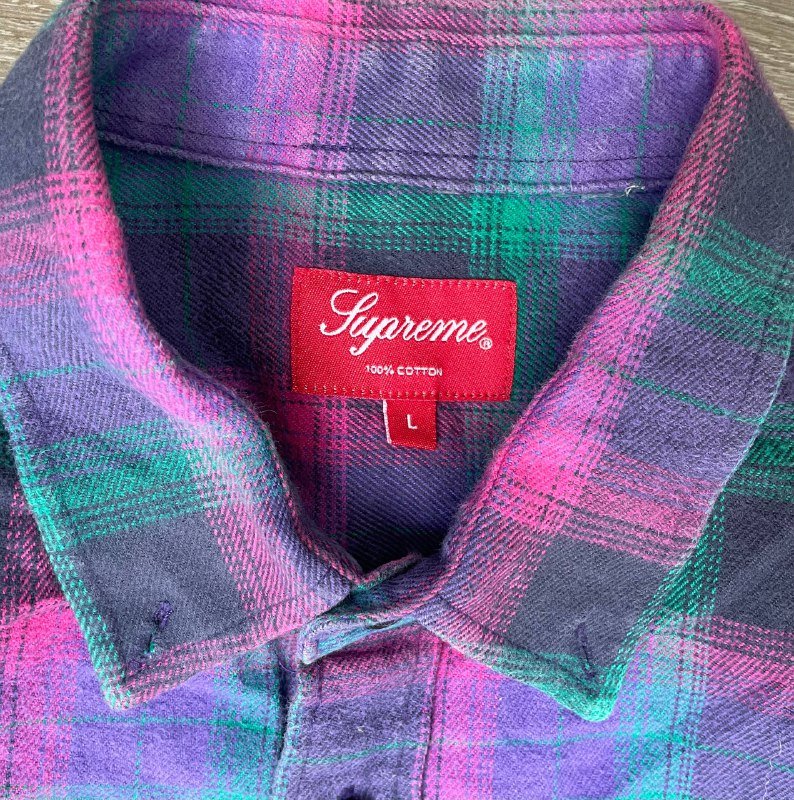 Supreme shirt size L 4