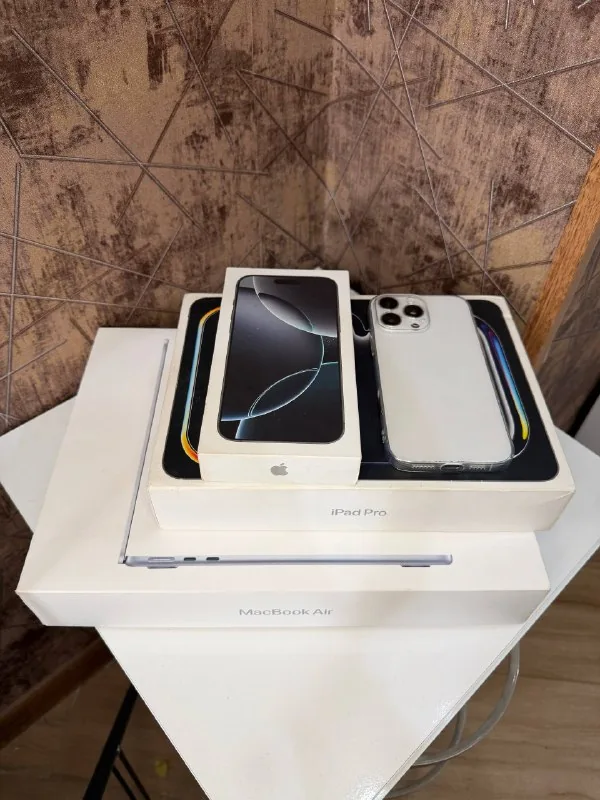 MacBook Air, iPad Pro, iPhone 16 Pro Max