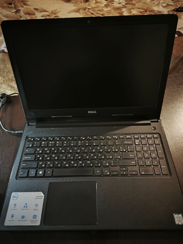 Ноутбук Dell, монитор HP, клавиатура