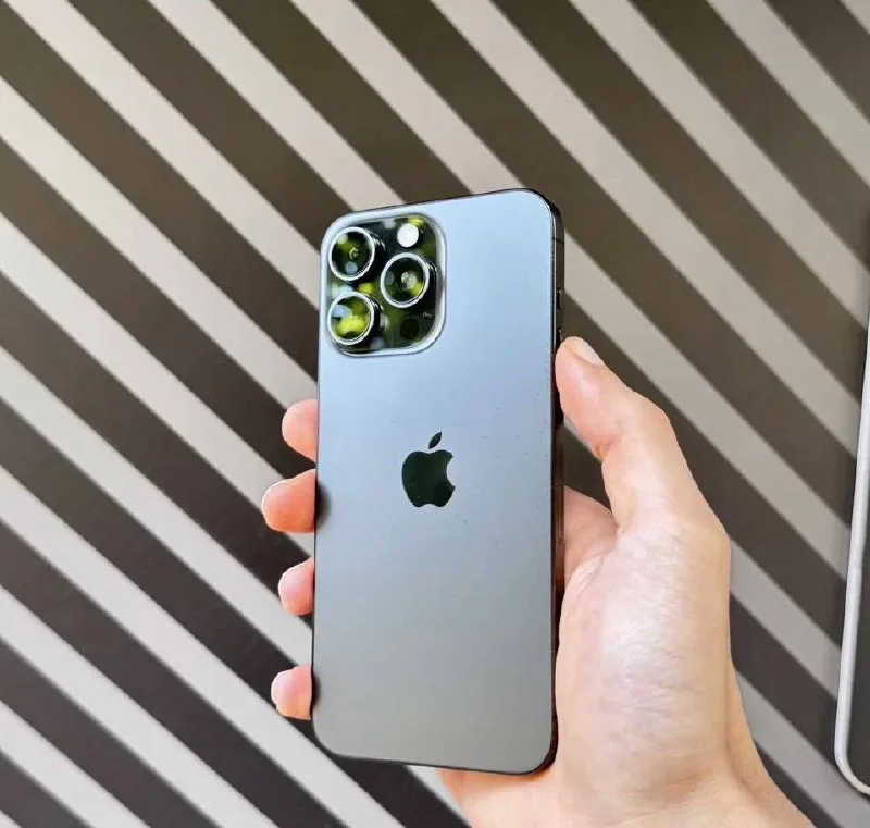 iPhone 15 Pro Max 256 GB 1