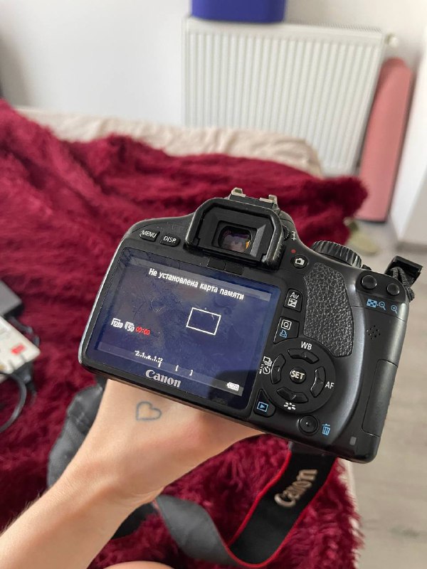 Фотоаппарат Canon EOS 550D с объективом, зарядкой, чехлом 4