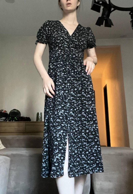 Желтая рубашка, бежевое платье, толстовка, сумка, жилетка, майка-платье, худи, рубашка, платья 10