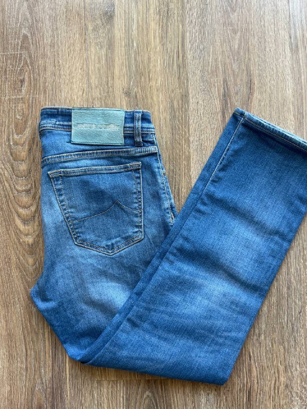 Кроссовки Salomon, Джинсовая куртка Guess, Кроп-топ Nike, Ветровка Rab, Джинсы Jacob Cohën, Мессенджер Jack Wolfskin, Анорак Ellesse, Джинсы Carhartt FR, Свитер Stone Island 5