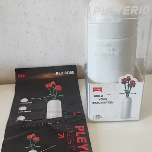 Блочный конструктор Sluban Red Rose