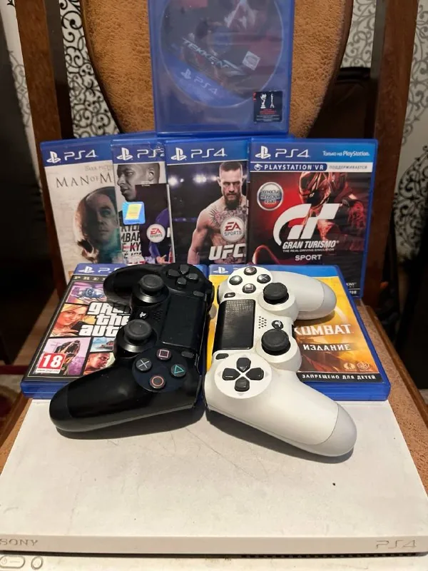 PS4, 7 игр, 2 джойстика