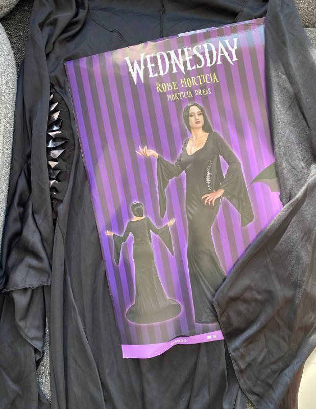 Костюмы Мортиша Аддамс и Чумной доктор на Хэллоуин