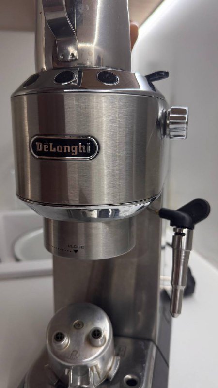 Кофемашина Delonghi Dedica EC685M Silver 2