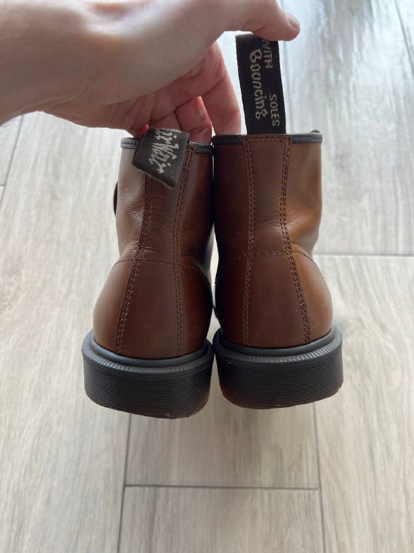 Dr.Martens оригинал, размер 7,5US, цвет коричневый 5