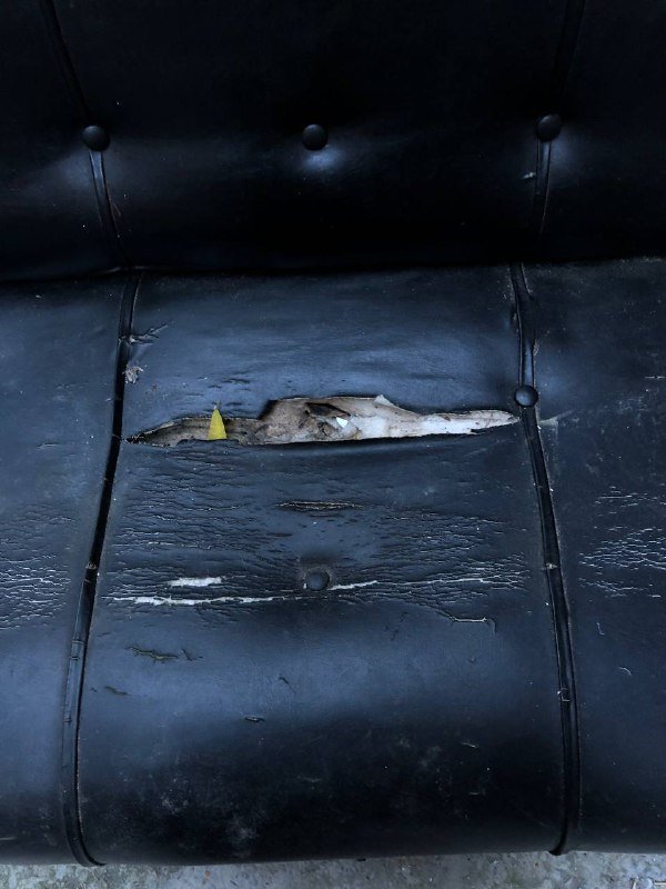 Кожаный диван под реставрацию 3