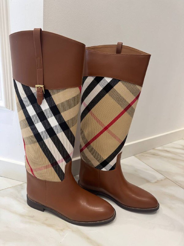 Новые ботфорты Burberry 38 размер