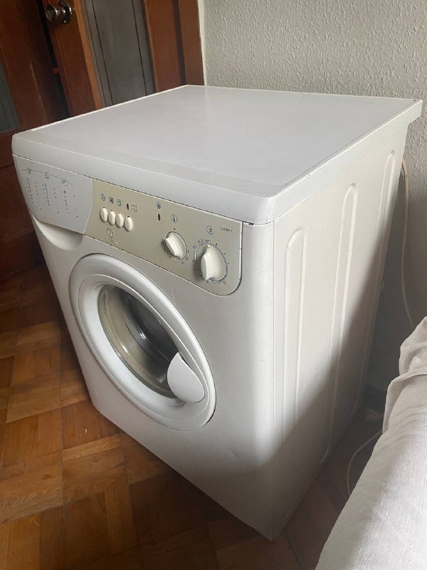 Стиральная машина Indesit W642TX б/у 3
